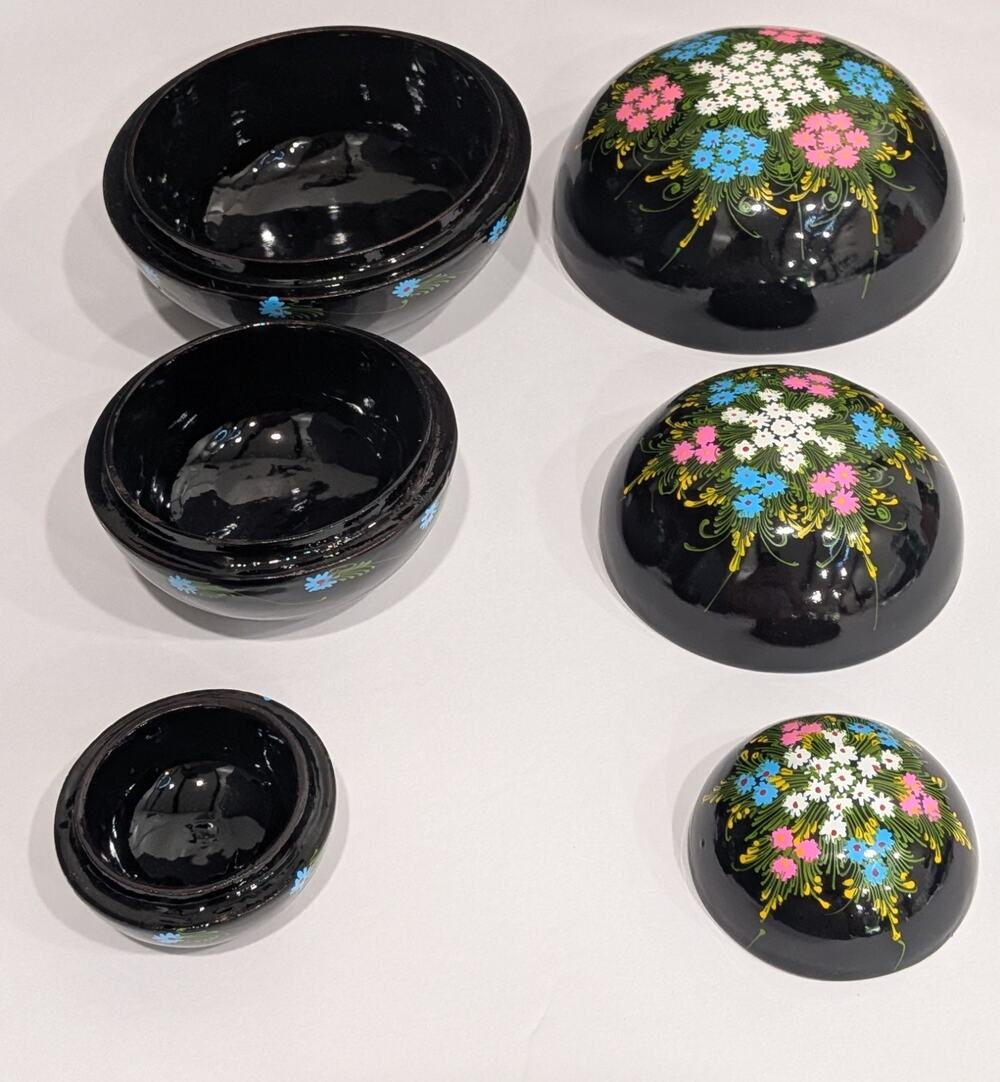 VTG Hand Painted Black Lacquer Nesting Boxes Set of 3 Floral Ukrainian Folk Art